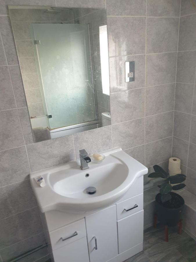 Harry Potter Theme Double Room In Shared House Watford  Bagian luar foto