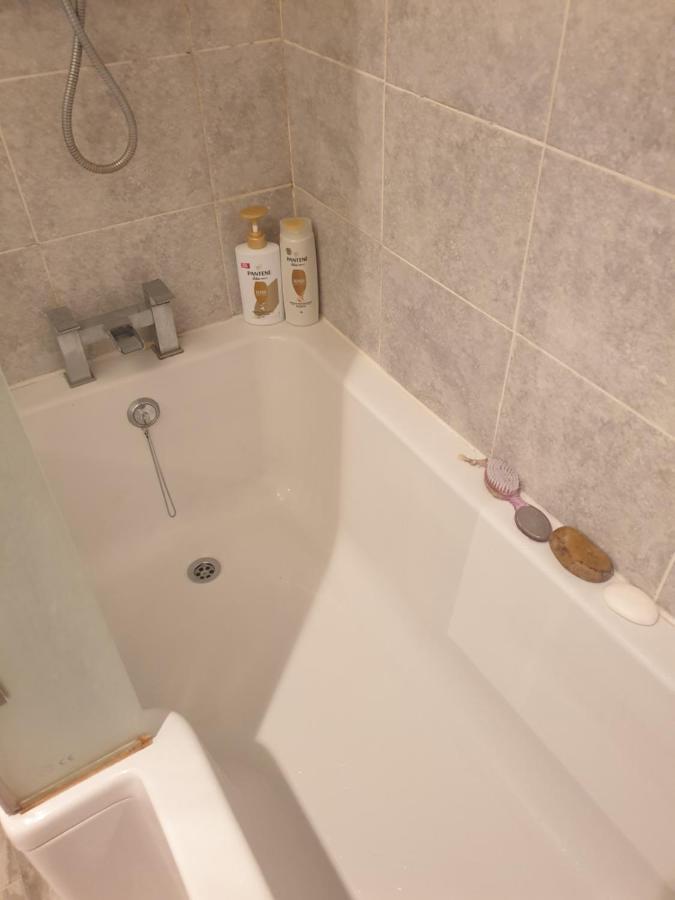 Harry Potter Theme Double Room In Shared House Watford  Bagian luar foto