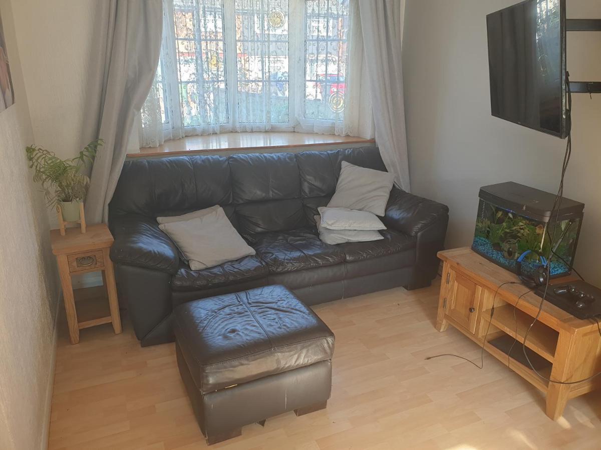 Harry Potter Theme Double Room In Shared House Watford  Bagian luar foto
