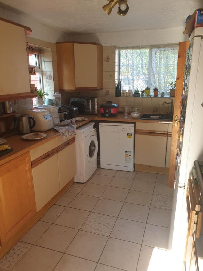 Harry Potter Theme Double Room In Shared House Watford  Bagian luar foto